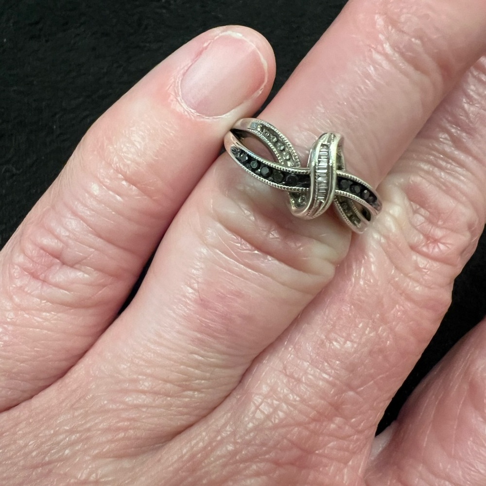 Elegant Silver and Black and White Diamond Women's Ring